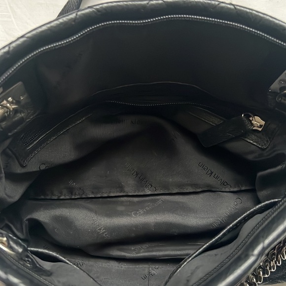 ⭐️CALVIN Klein Leather Quilted Silver Tone Chain Purse⭐️ - Picture 8 of 9
